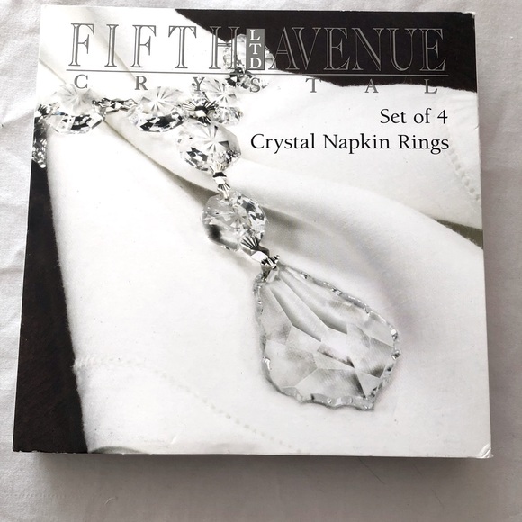 NIB 12 CRYSTAL NAPKIN HOLDERS on Amazon $31. For a set of 4 - Picture 2 of 4